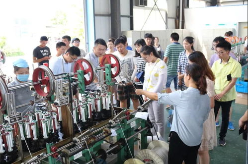 凝聚青年 服務中心 夏集學子 企業行